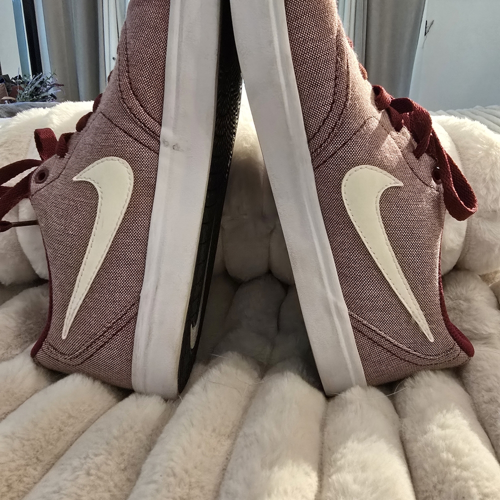 Nike Women's Athletic Shoes Red and White